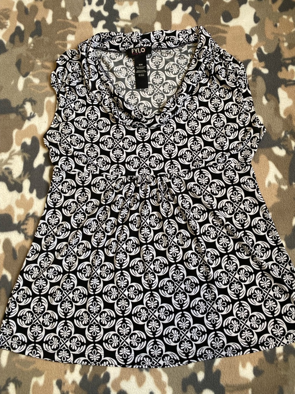 FYLO Black & White Geometric Cowl Neck Babydoll Women's Top - Size Medium.